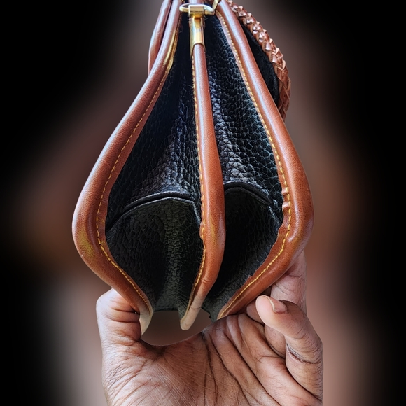 ⛔️SOLD⛔️Vintage Dooney & Bourke R701 - Picture 6 of 11